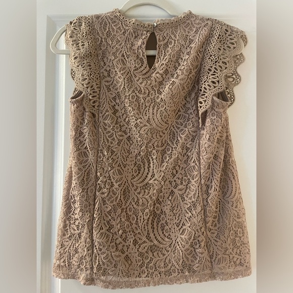 Cable & Gauge Beige Lace Detail Short Sleeve Top - Picture 4 of 5